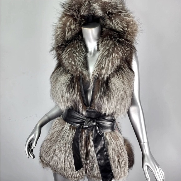 LAFURIA Silver Fox hooded vest. Size M (8-10) - Picture 2 of 14